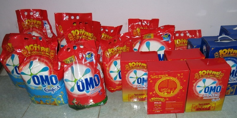 Should I buy Omo or Tide laundry detergent (2)