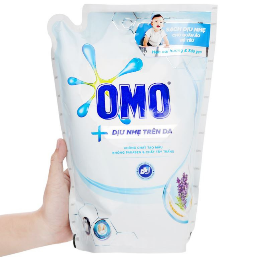 OMO Matic Gentle Skin Detergent Liquid 2kg x 4 Bags